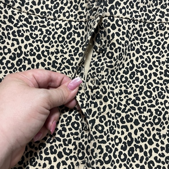 NWT Forever 21 Button Front Leopard Mini Skirt Size Medium - Picture 3 of 7
